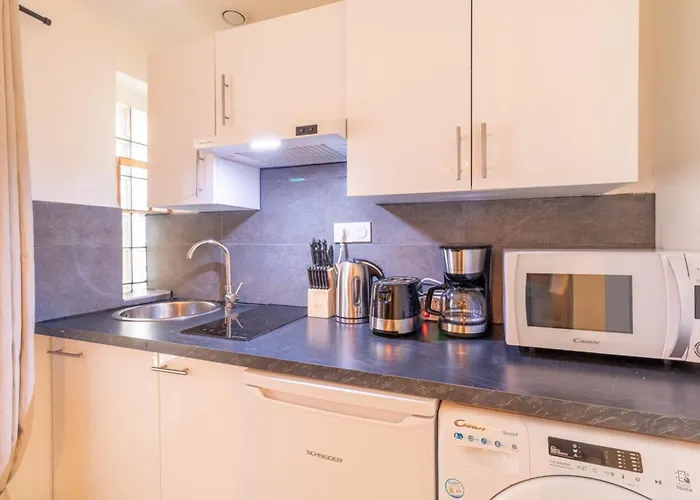 Quiet Cocoon Of Daire *